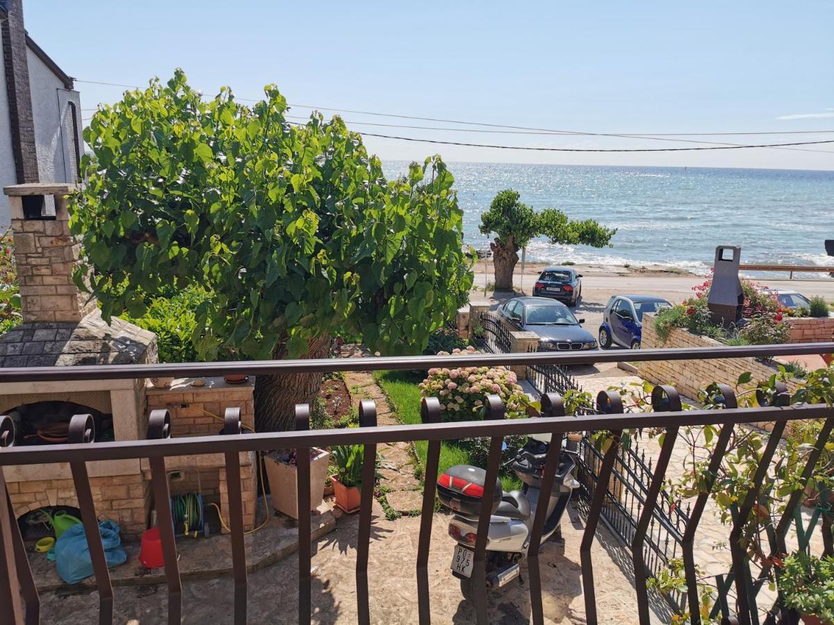 Romantic Apartment For Two On The Sea Zambratija  Eksteriør billede
