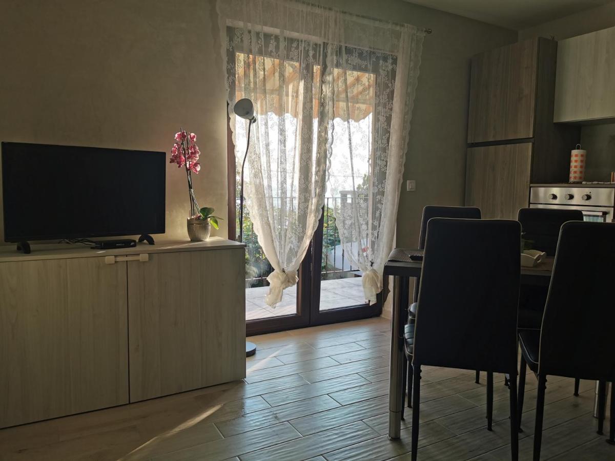 Romantic Apartment For Two On The Sea Zambratija  Eksteriør billede