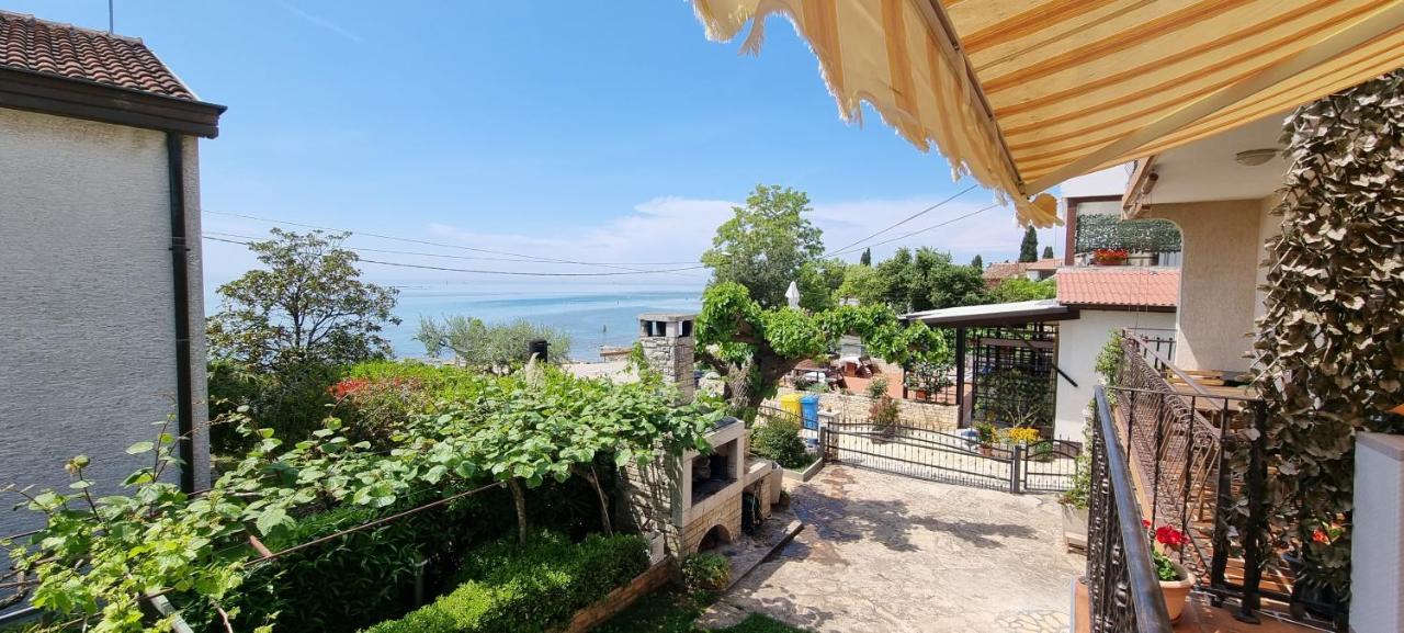 Romantic Apartment For Two On The Sea Zambratija  Eksteriør billede
